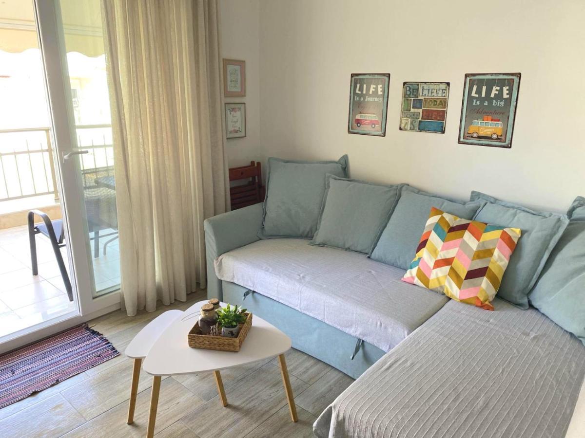Myrsini'S Apartment Néa Péramos Bagian luar foto